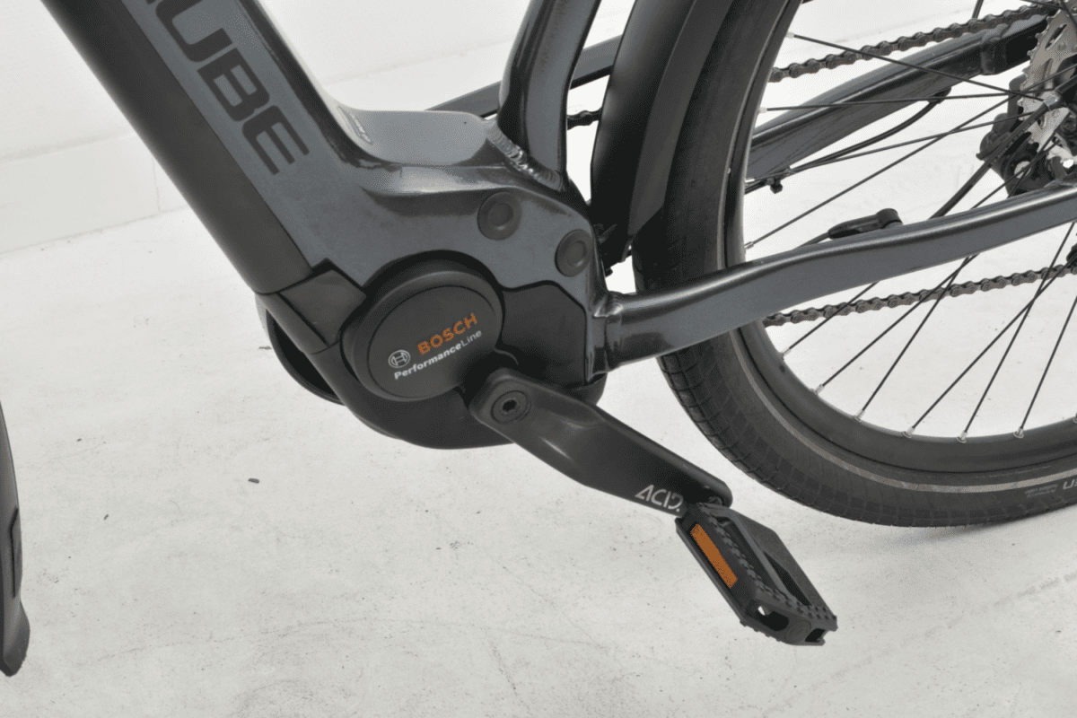Cube TOURING HYBRID PRO STAGGER