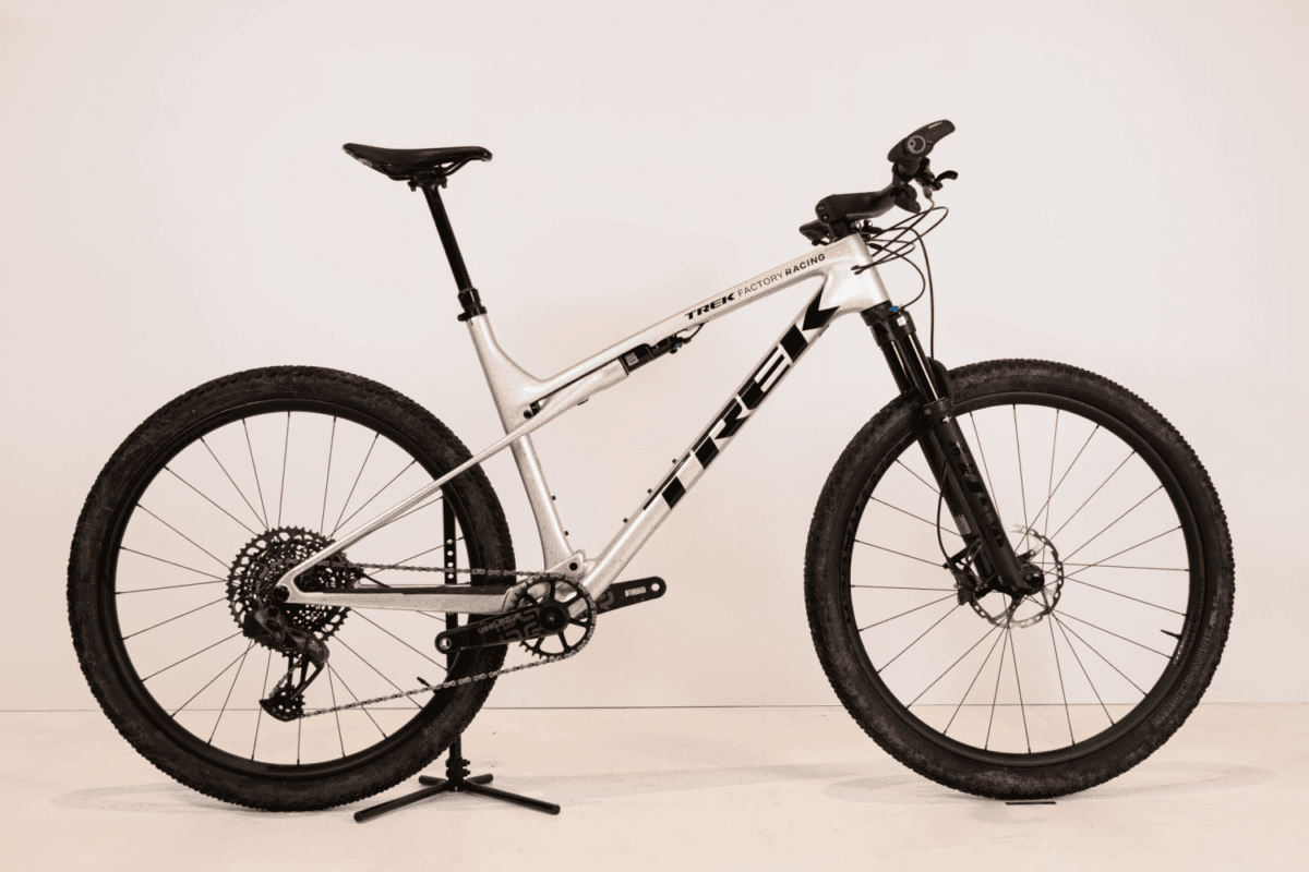 Trek Supercaliber SLR 9.8 met upgrade GX AXS