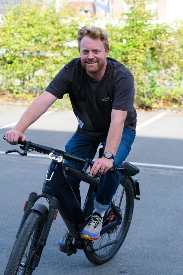 Fietser rijdt op een gereviseerde Stromer speed pedelec